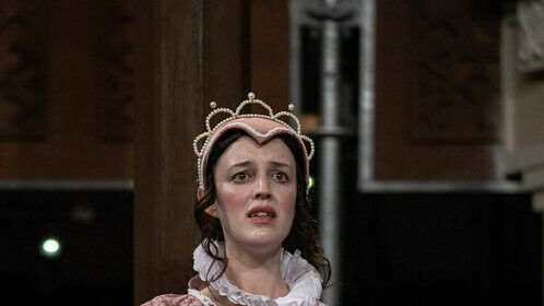Kirsty Bruce in Richard III (directed by Dr. Miles Gregory) at Pop-up Globe, Auckland NZ
