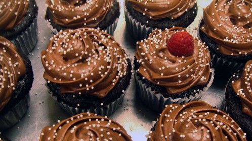 Chocolate Cupcakes with expresso frosting!!